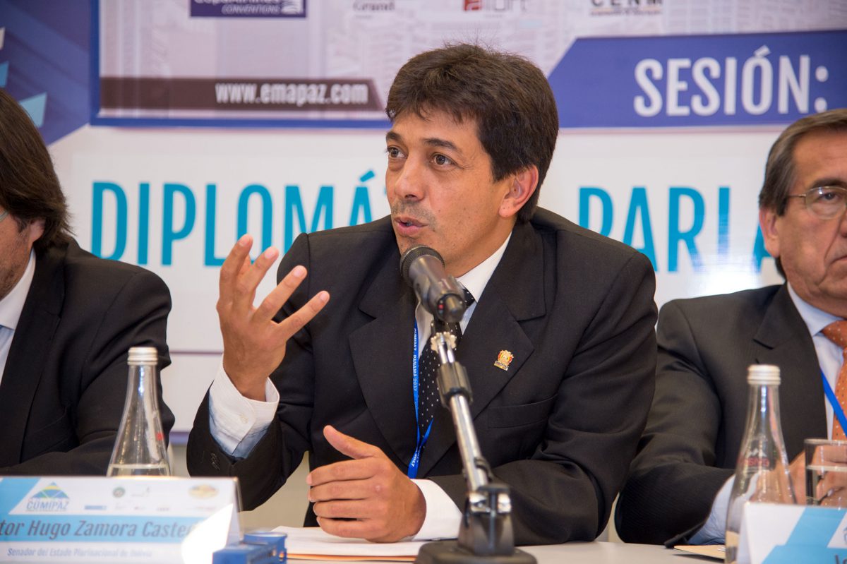 Resultado de imagen de El ministro de Hidrocarburos, Víctor Hugo Zamora"