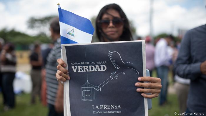 Nicaragua Journalist in der Zeitung La Prensa zu Pressefreiheit (dpa/Carlos Herrera)