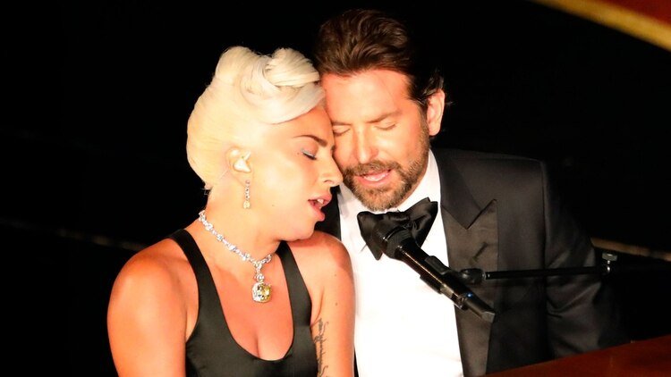 La inovidable interpretación de Bradley Cooper y Lady Gaga en los premios Oscar del año pasado