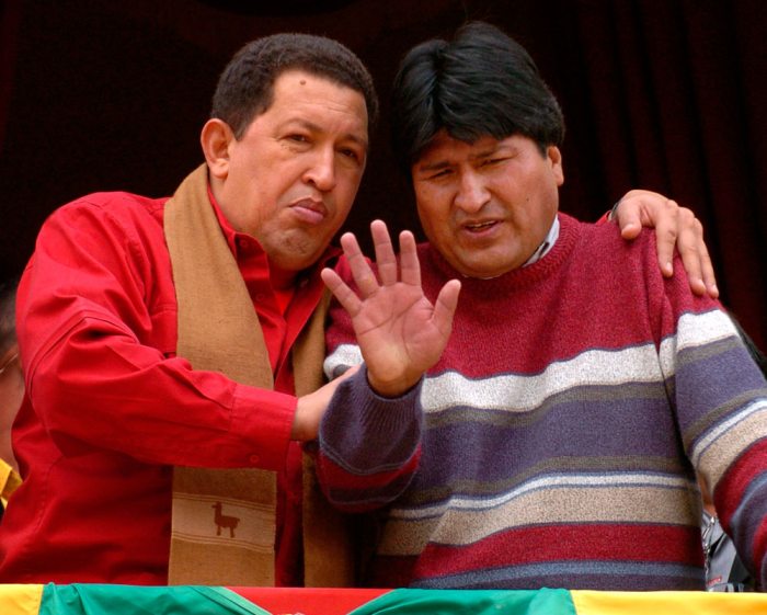 EVO MORALES JUNTO A HUGO CHÁVEZ EN LA PRIMERA GESTIÓN DE GOBIERNO DEL EXPRESIDENTE BOLIVIANO.