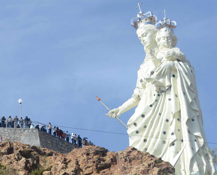 Monumento de la Virgen de Socavón.