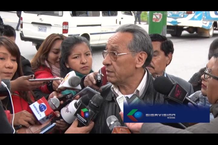 Jubilados piden al Gobierno incremento a sus rentas.