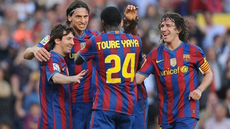 Yaya Toure, de 36 años, es el futbolista que podría jugar la Copa Libertadores