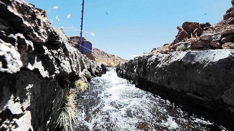 El agua del Silala fluye hacia territorio chileno a través de un sistema de canales artificiales. Foto: La Razón - archivo 