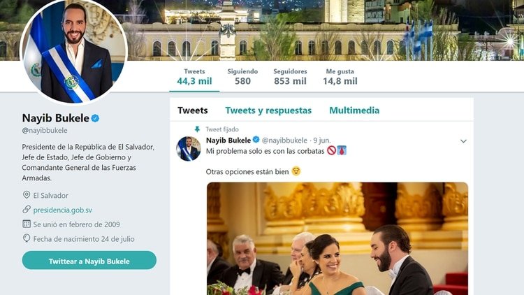 El perfil de Twitter de Nayib Bukele a poco de asumir. Ahora se cambió la bio y se fue al extremo opuesto: no menciona su condición de presidente y se limitó a identificarse como 