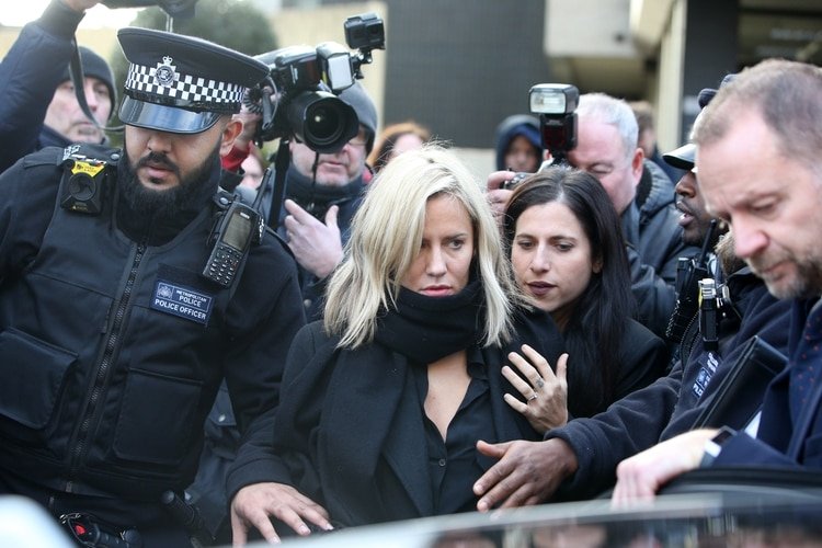 Caroline Flack fue citada ante un juez en diciembre de 2019 por una denuncia de su novio (Shutterstock)