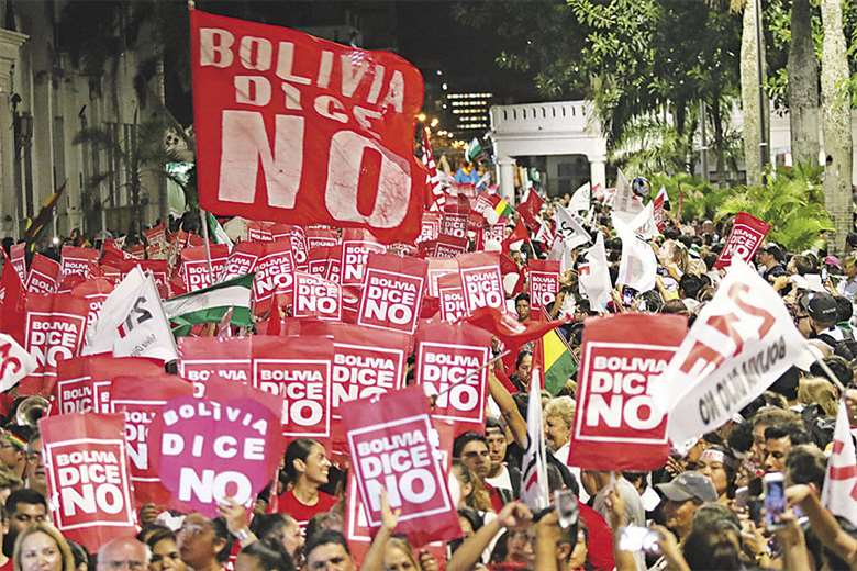 Las plataformas ciudadanas tomaron las calles en defensa del voto del 21-F. La movilización fue nacional. Foto: APG Noticias