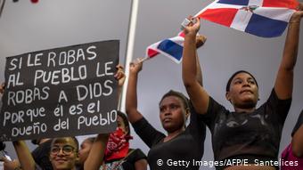 Foto de manifestantes dominicanas.