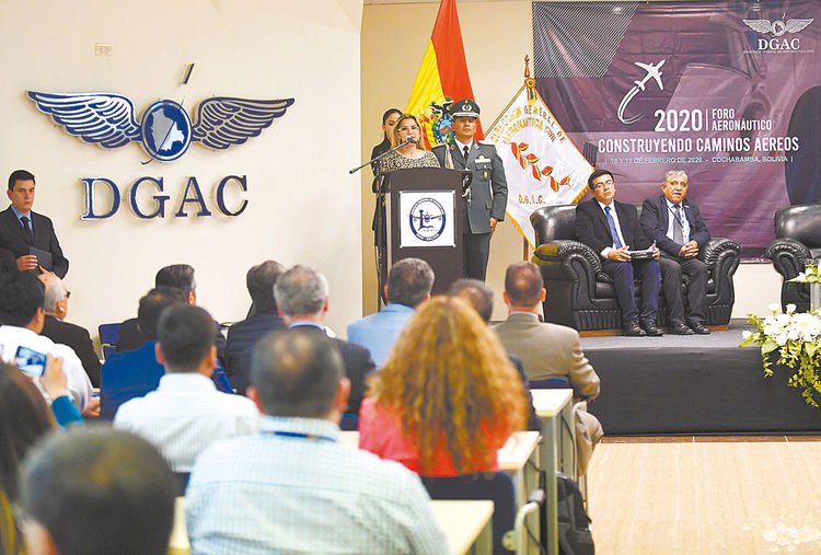 Cochabamba. La DGAC clausuró ayer el Foro Aeronáutico Nacional.