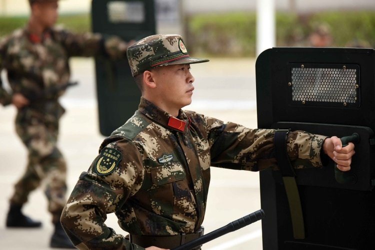 Soldados chinos durante un entrenamiento (Sipa Asia/Shutterstock)