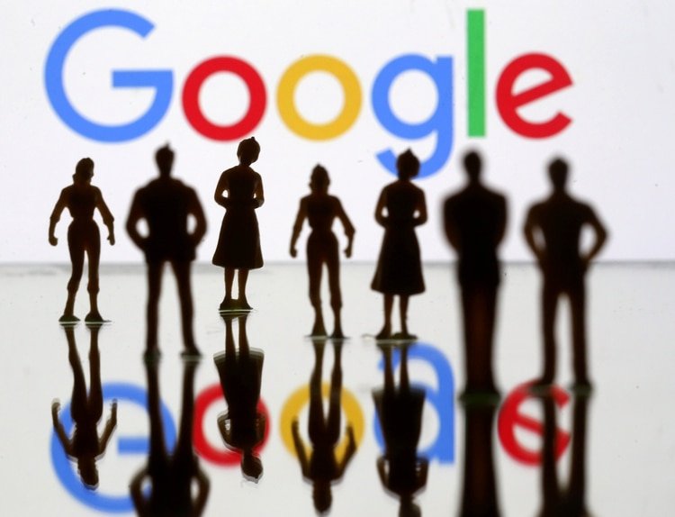 En el texto se incorpora una sección para detallar la edad mínima requerida para usar los servicios de Google (REUTERS/Dado Ruvic/Illustration/File Photo)