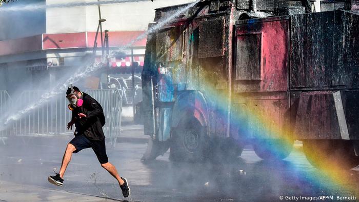 Chile: Ausschreitungen während Vina del Mar Music Festivals (Getty Images/AFP/M. Bernetti)