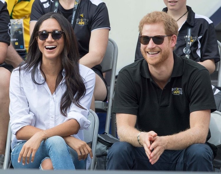 Meghan Markle y el príncipe Harry durante una competencia de los Invictus Game en Toronto en 2017 (Shutterstock)