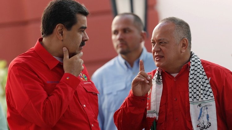 Nicolás Maduro junto a Diosdado Cabello (REUTERS/Manaure Quintero)