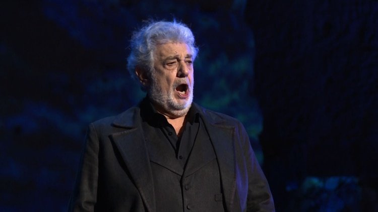 Un organismo cultural del gobierno español anunció el miércoles la cancelación de dos actuaciones de Plácido Domingo previstas en mayo en Madrid, decisión tomada al día siguiente de que el tenor asumiera su 