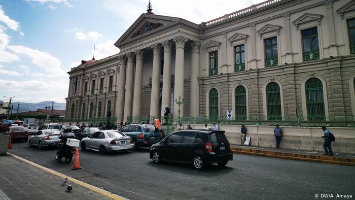 Gebäude des Nationalpalastes von El Salvador (DW/A. Amaya)