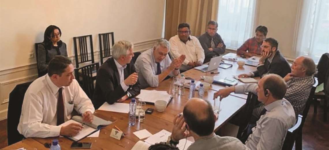 Los juristas en una reunión con las ahora exautoridades del Gobierno I Foto: Diremar.