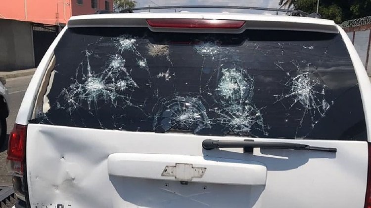 Un vehículo de la comitiva de Juan Guaidó recibió disparos de bala este sábado en Barquisimeto
