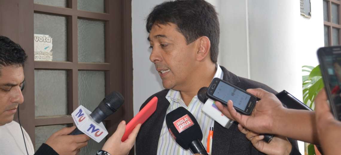 La autoridad en contacto con periodistas I Foto: Hidrocarburos.