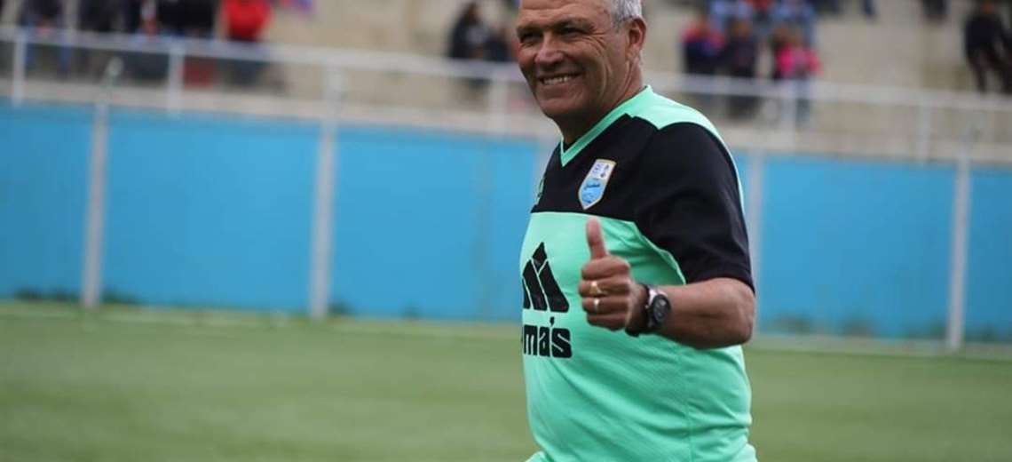 Lo que hace Néstor Clausen es insólito. Sucedió el sábado en el torneo peruano. Foto: Internet