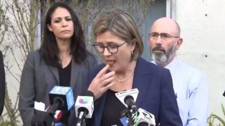 La reacción se hizo viral esta semana debido a que una importante cantidad de funcionarios ha hecho eco de las recomendaciones de higiene. (Foto: Twitter@RexChapman)