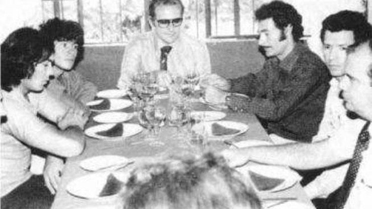 En sus tiempos como dueños del América de Cali los hermanos Rodríguez Orejuela invitaron a cenar a Diego Armando Maradona. 