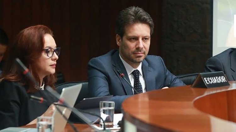 María Fernanda Espinosa y Guillaume Long (Twitter de Cancillería de Ecuador)