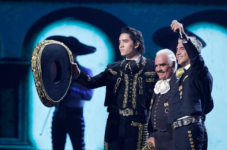 The 20th Annual Latin Grammy Awards - Show - Las Vegas, Nevada, U.S., November 14, 2019 - Alex, Vicente, and Alejandro Fernandez perform. (Foto: Reuters/Steve Marcus)
