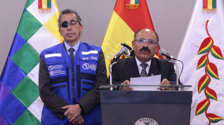 El ministro de Salud, Anibal Cruz, y el representante de la Organización Mundial de la Salud (OMS), Alfonso Tenorio en conferencia de prensa. | Foto: @MinPresidencia