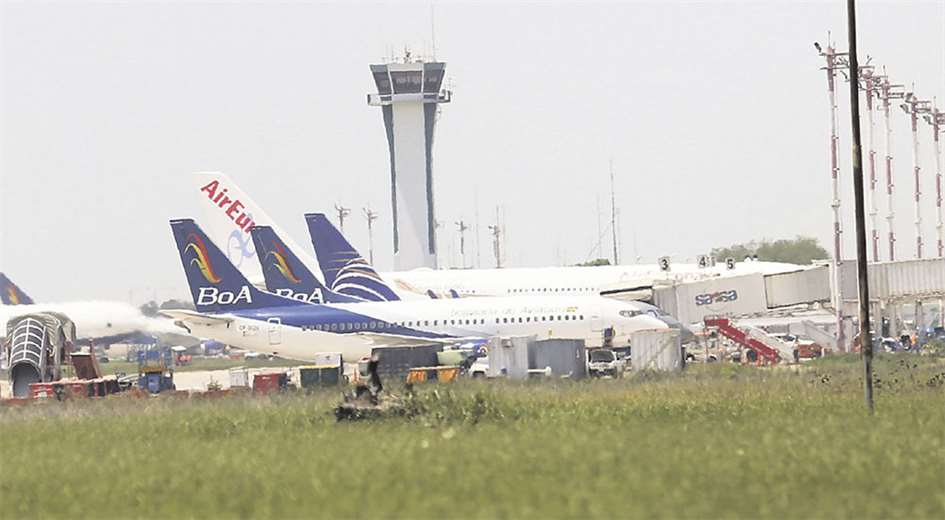 Como una medida de prevención para evitar riesgos de propagación de coronavirus, el Gobierno determinó suspender temporalmente los vuelos desde y hacia Europa desde el sábado. Foto: JORGE GUTIÉRREZ