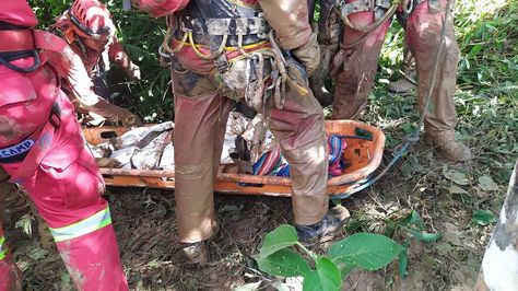 Uno de los cuerpos encontrados cerca a la comunidad Marca. Foto: Radio Coroico-90 FM.