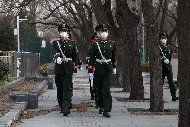 La gripe china nació en la ciudad de Wuhan, en el centro de la potencia asiática, en noviembre pasado. Recién hacia fines de diciembre y principios de enero advirtieron sobre el brote ocultando información clave (Reuters)