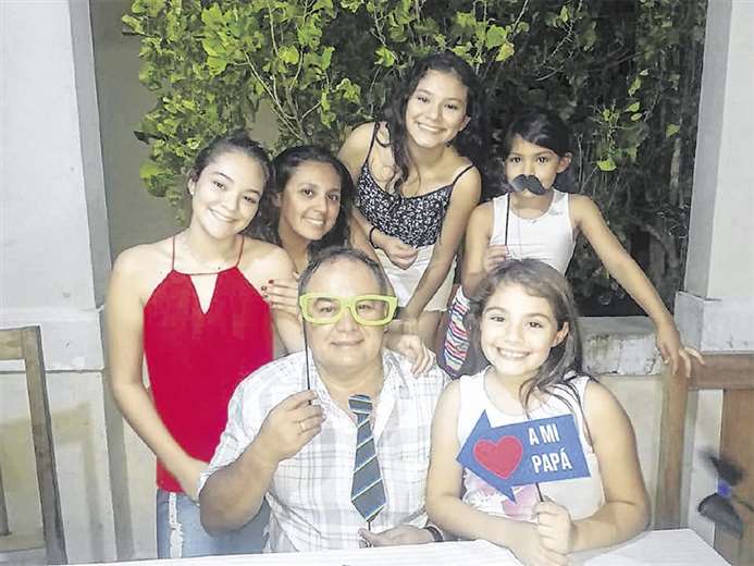 El médico Tito Hurtado compartirá un churrasco con su mujer, sus hijas y sus yernos en su casa