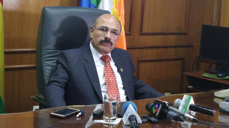 Resultado de imagen de El ministro de Salud, Aníbal Cruz,
