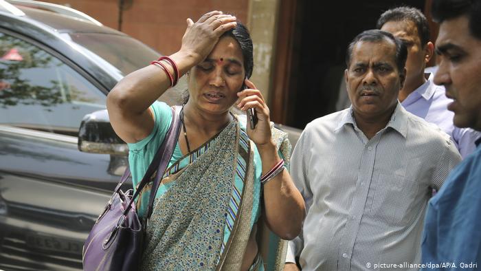 Indien | Oberstes Gericht bestätigt Todesstrafe für die Vergewaltiger von Jyoti Singh (picture-alliance/dpa/AP/A. Qadri)