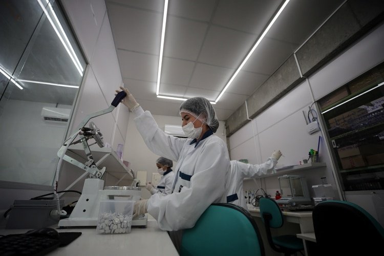 Brasil registra ocho muertos por coronavirus (REUTERS/Rodolfo Buhrer)