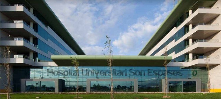 Piloto y azafata de Alba Star, contagiados de coornavirus, están internados en el Hospital Universitario Son Espases de Palma de Mallorca (Foto: Google Maps)