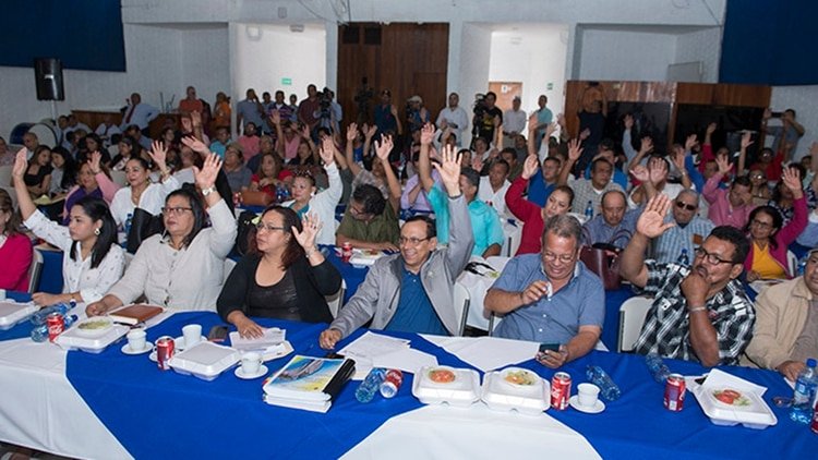 El gobierno sandinista ha continuado con las reuniones y actividades masivas. En la gráfica una reunión de los concejales de la Alcaldía de Managua, esta semana. (Cortesía de La Prensa)