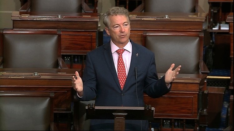 El senador Rand Paul (republicano por Kentucky) en el Senado en Washington, 18 de marzo del 2020. (Foto tomada del video del Senado, via AP)