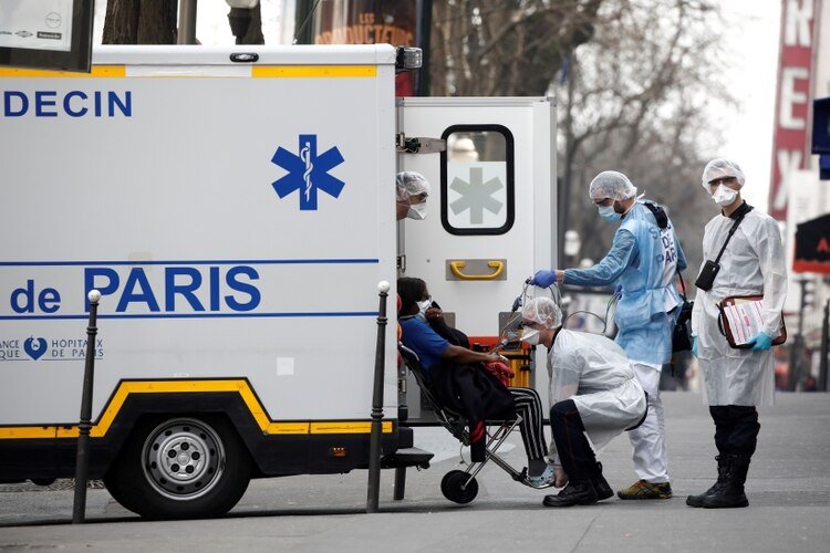 Algunos enfermos por coronavirus serán enviados de Francia a Suiza, Alemania y Luxemburgo para ser tratados (REUTERS/Benoit Tessier)