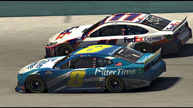 Pilotos del NASCAR hicieron una carrera virtual