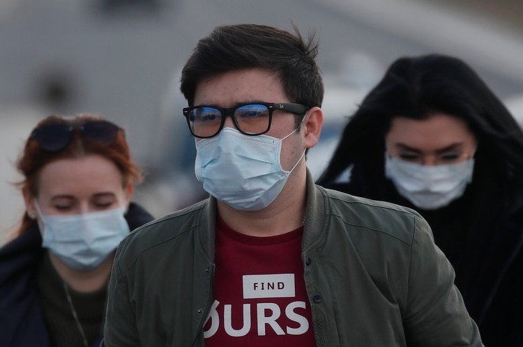 Una de cada cinco personas de 30 a 49 años necesita hospitalización. (REUTERS/Maxim Shemetov)