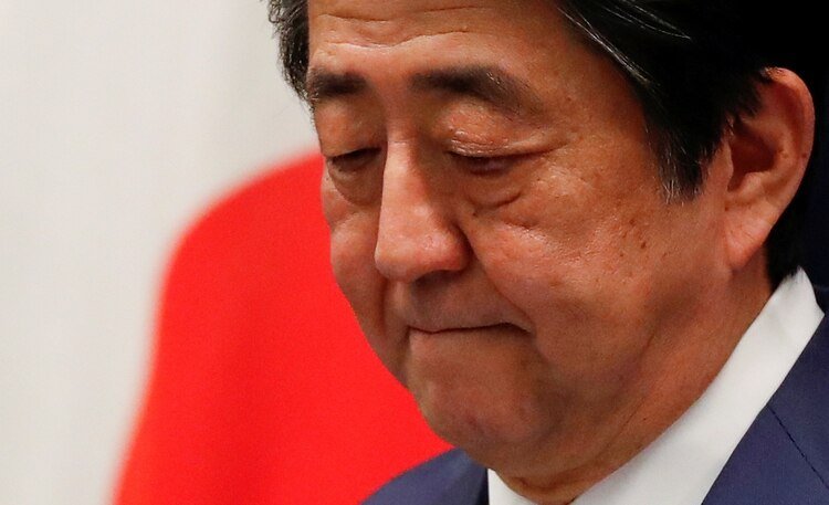 El primer ministro de Japón Shinzo Abe confirmó el aplazamiento de los Juegos Olímpicos (REUTERS/Issei Kato/File Photo)