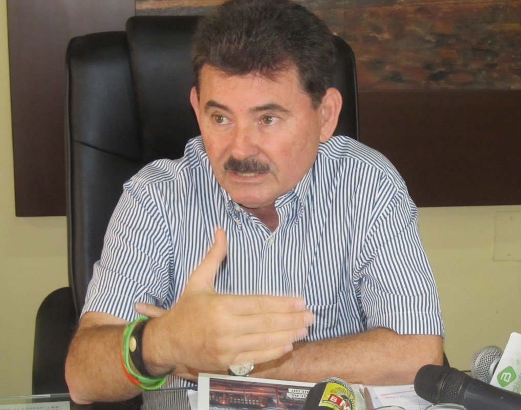 Resultado de imagen de El alcalde de Trinidad, Mario Suárez,
