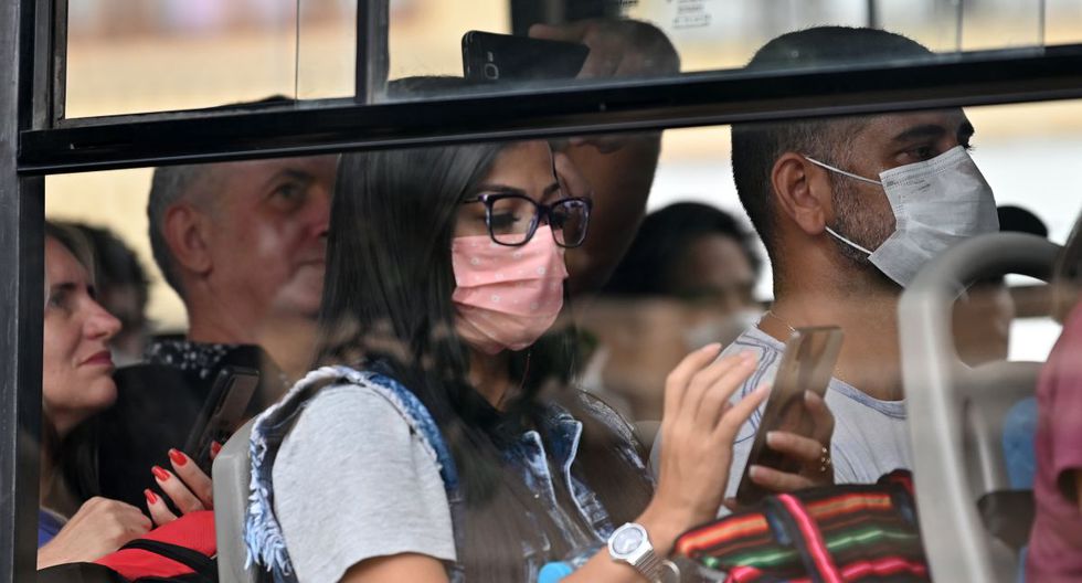 Los casos de coronavirus en el Perú afectaron en su mayoría a ciudadanos jóvenes y adultos. (Foto referencial: AFP)