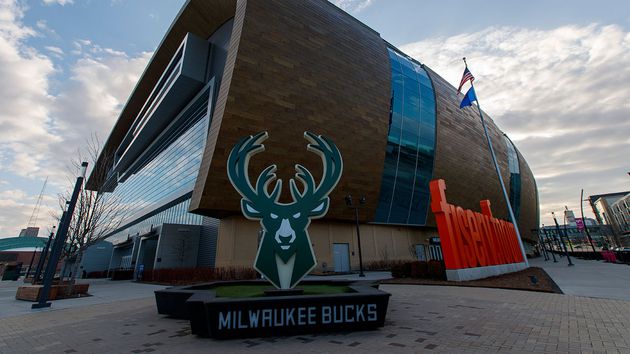 LA NBA redujo el sueldo de altos ejecutivos LA NBA redujo el sueldo de altos ejecutivos