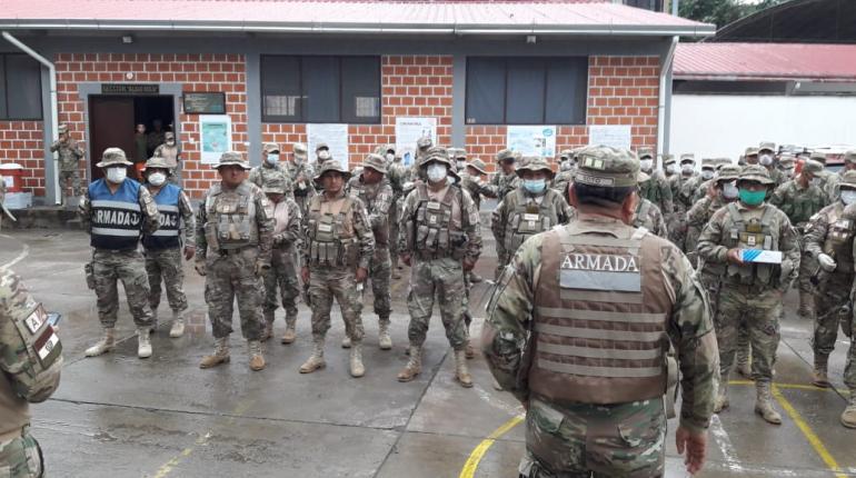Marinos durante su trabajo de control fronterizo. | La Armada En Acción