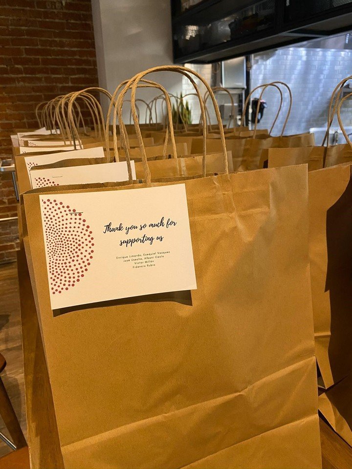 Las bolsas para delivery, listas para salir.