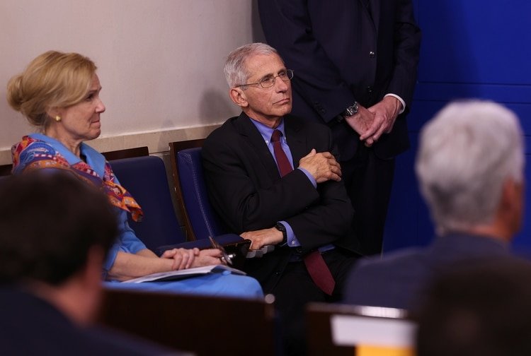 Fauci dijo que era obligación moral de los jóvenes de quedarse en casa (Foto: REUTERS/Jonathan Ernst)