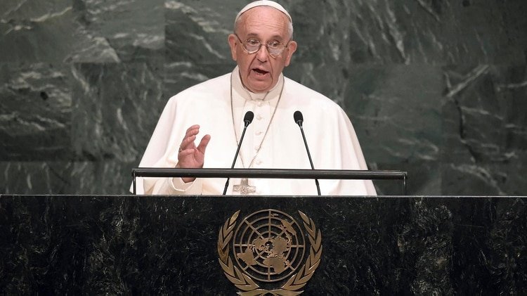 Foto de archivo: el papa Francisco habla ante la Asamblea de las Naciones Unidas (septiembre de 2015) AFP PHOTO / TIMOTHY A. CLARY 